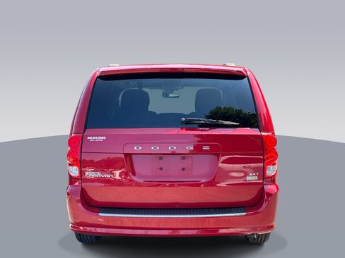 Used 2016 Dodge Grand Caravan SXT w/ Rear Park Assist Package FWD image 6