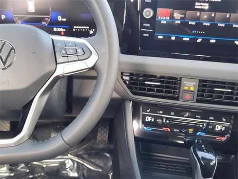 New 2026 Volkswagen Jetta SE image 27