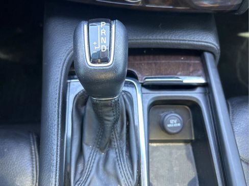 Used 2017 Volvo XC90 T6 Momentum w/ Vision Package image 31