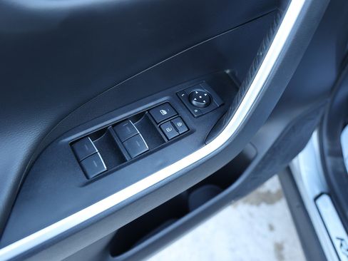 Certified 2025 Toyota RAV4 XSE image 33