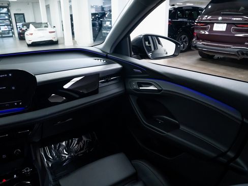 Used 2025 Audi Q6 e-tron Premium Plus w/ Premium Plus image 11