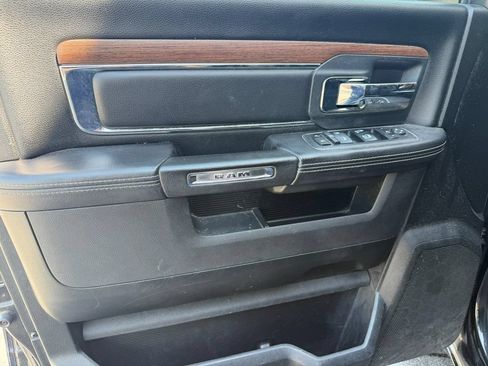 Used 2017 RAM 1500 Laramie w/ Convenience Group AWD/4WD image 7