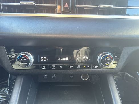 Used 2024 Mitsubishi Outlander SE image 30