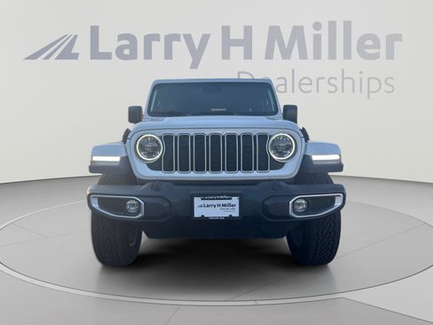 Used 2024 Jeep Wrangler Unlimited Sahara AWD/4WD image 8