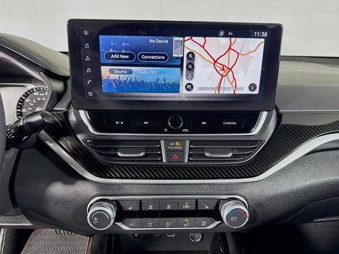 Used 2024 Nissan Altima 2.5 SR w/ SR Premium Package image 13