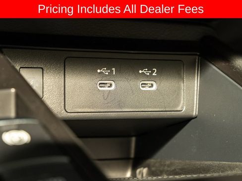 Used 2025 Nissan Kicks SR AWD/4WD image 15