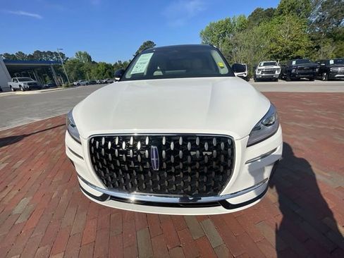 Used 2025 Lincoln Corsair Grand Touring AWD/4WD image 19
