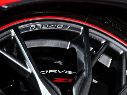 Used 2024 Chevrolet Corvette Stingray Premium Conv w/ Z51 Performance Package RWD image 93