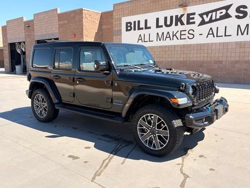 Used 2024 Jeep Wrangler High Altitude AWD/4WD image 5