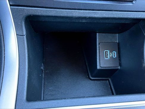 Used 2024 Ford Edge SEL image 16