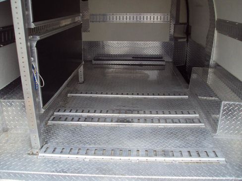 Used 2011 Chevrolet Express 1500 AWD image 8