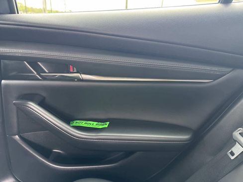 Used 2022 MAZDA MAZDA3 s FWD image 15