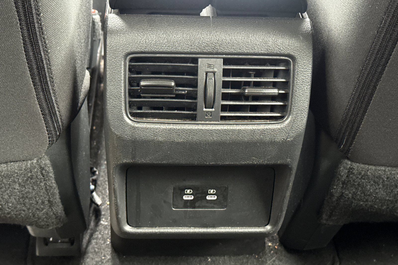 Used 2025 Nissan Rogue SV FWD image 17