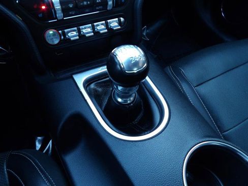 Used 2018 Ford Mustang GT Premium image 18