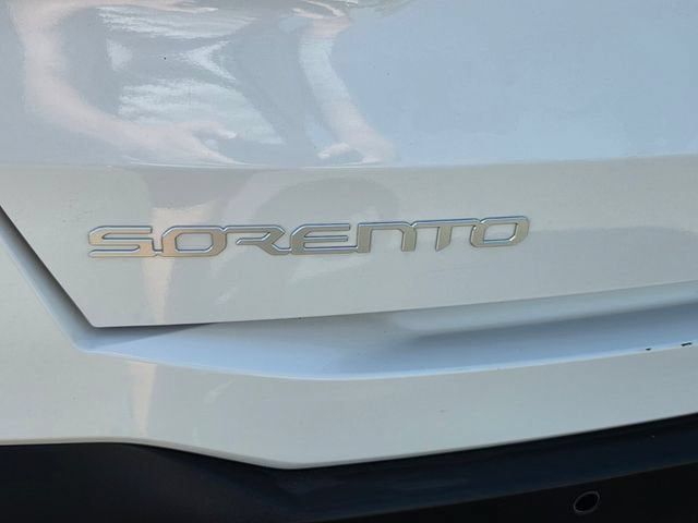 Used 2024 Kia Sorento S AWD/4WD image 13