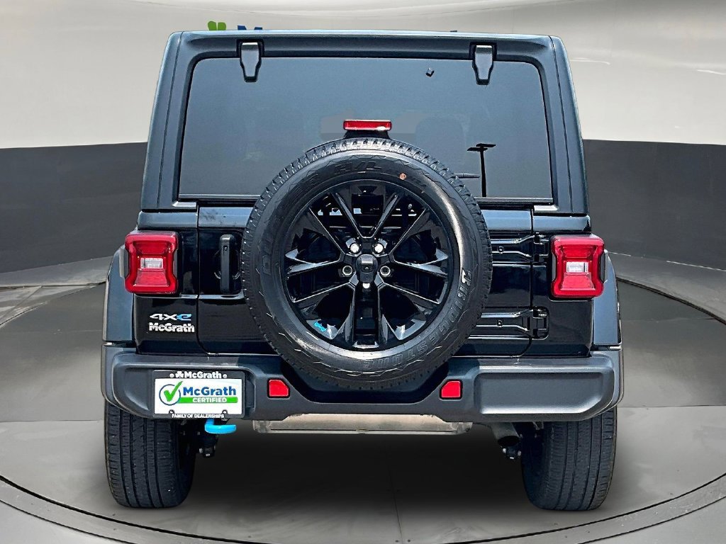 Used 2023 Jeep Wrangler Unlimited Sahara w/ Dual Top Group AWD/4WD image 6