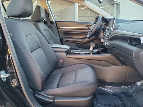 Used 2023 Nissan Altima 2.5 SV image 15
