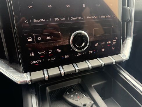 Used 2025 GMC Acadia Elevation image 22