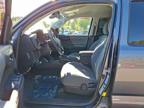 Used 2022 Toyota Tacoma SR image 16