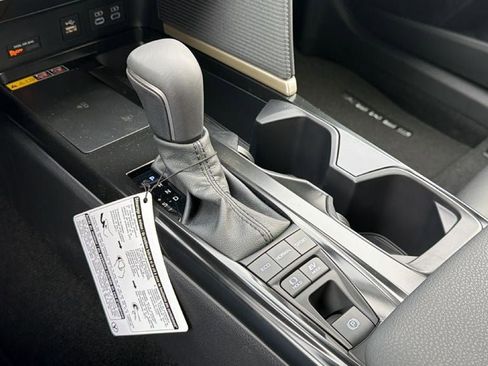 New 2026 Toyota Camry Hybrid FWD image 27