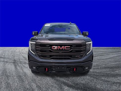 Used 2022 GMC Sierra 1500 AT4X image 9