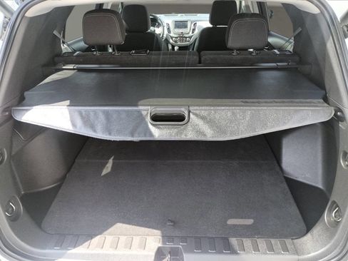 Used 2021 Chevrolet Equinox LT w/ Driver Convenience Package image 39