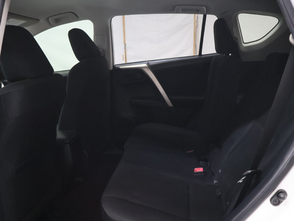 Used 2015 Toyota RAV4 LE FWD image 14