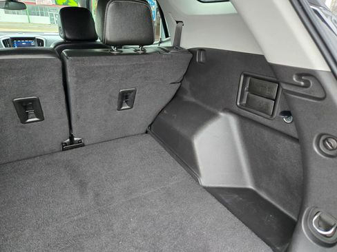 Used 2024 GMC Terrain SLT image 56