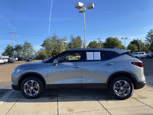 Used 2025 Chevrolet Blazer LT FWD image 7