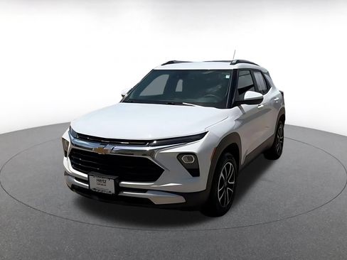 Used 2025 Chevrolet TrailBlazer LT w/ Driver Confidence Package AWD/4WD image 7