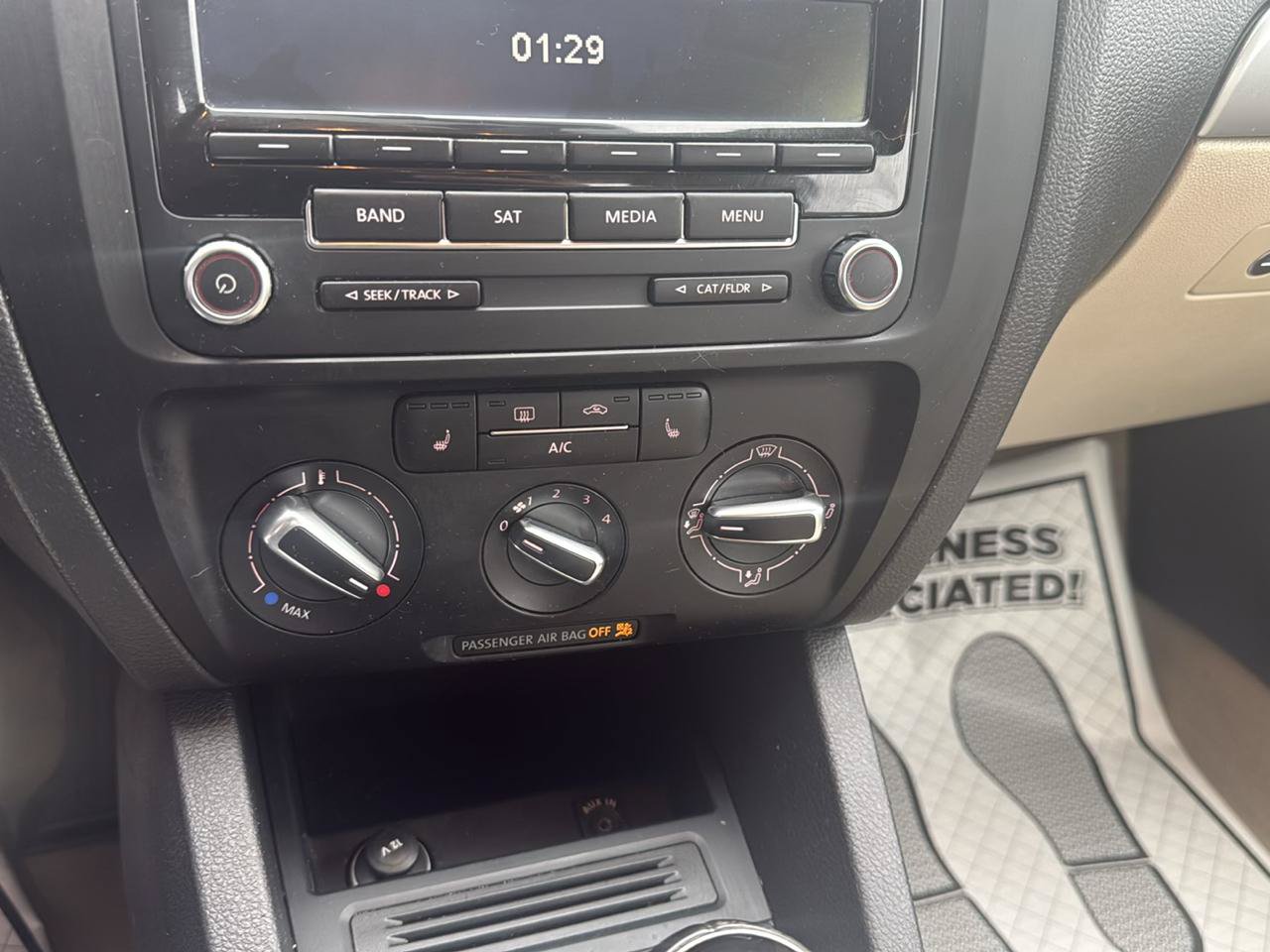 Used 2014 Volkswagen Jetta SE FWD image 18