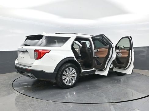 Certified 2023 Ford Explorer King Ranch w/ Technology Package AWD/4WD image 30