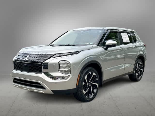 Used 2024 Mitsubishi Outlander SE AWD/4WD image 1