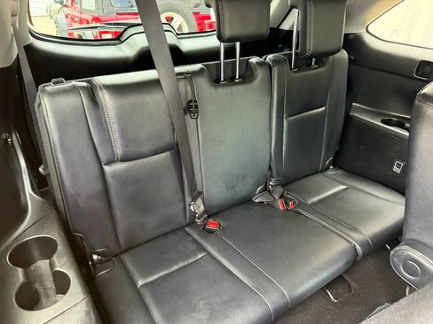 Used 2017 Toyota Highlander XLE AWD/4WD image 12