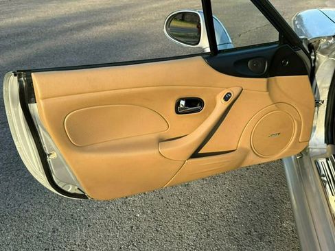 Used 2002 MAZDA MX-5 Miata image 36