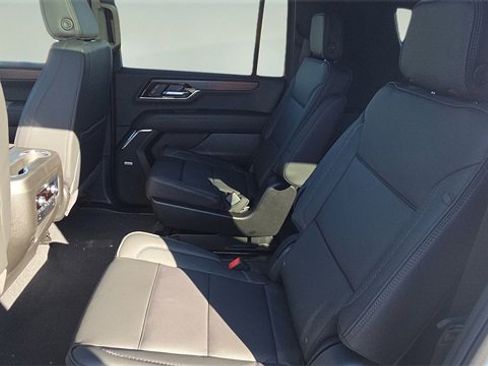 New 2026 GMC Yukon XL Denali w/ Sun & Power Step Package image 30