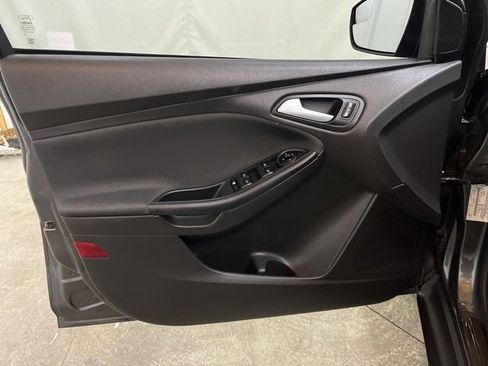Used 2017 Ford Focus SE image 26