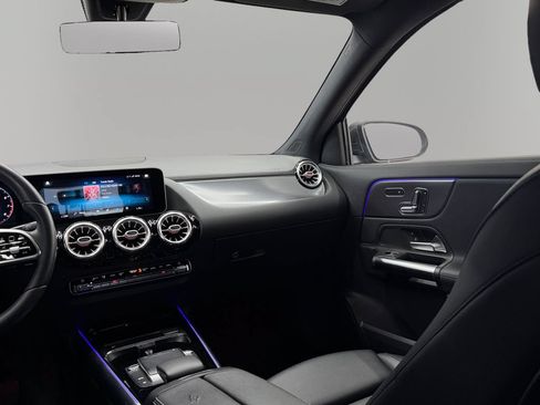 Used 2021 Mercedes-Benz GLA 250 w/ Premium Package image 26