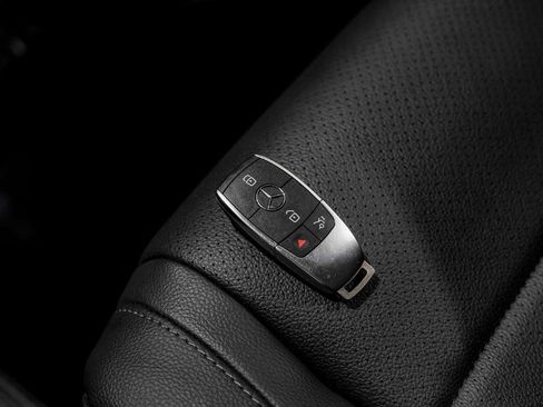 Used 2024 Mercedes-Benz GLS 450 4MATIC image 57