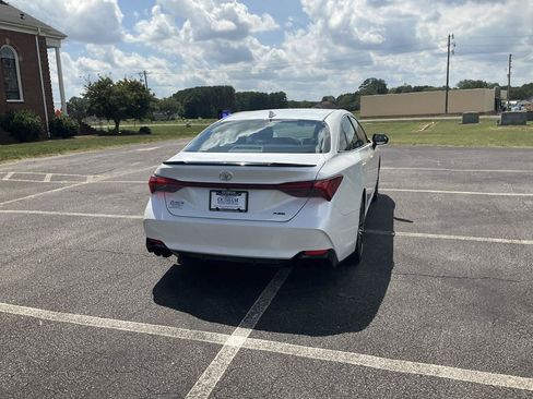 Used 2019 Toyota Avalon XSE w/ Carpet Mat Package FWD image 8
