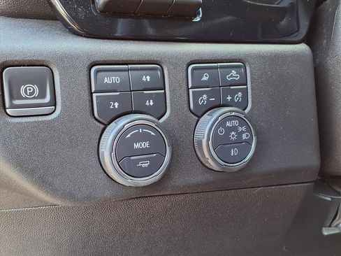 Certified 2024 Chevrolet Silverado 2500 LTZ w/ LTZ Premium Package image 19