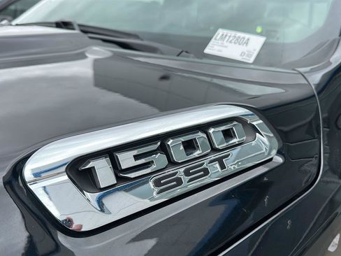Used 2025 RAM 1500 Big Horn AWD/4WD image 4