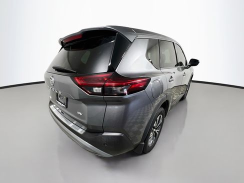 Used 2021 Nissan Rogue SV FWD image 4