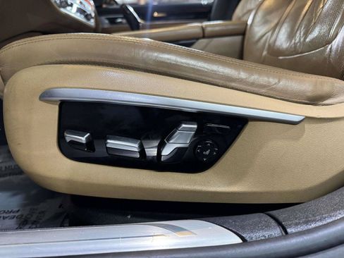 Used 2016 BMW 750i RWD image 23