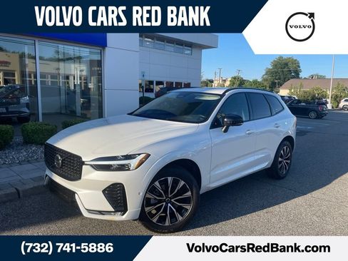 Used 2024 Volvo XC60 B5 Plus AWD/4WD image 1