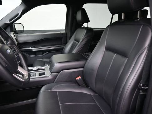 Used 2021 Ford Expedition XLT image 19