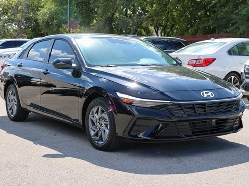 New 2025 Hyundai Elantra Blue image 1