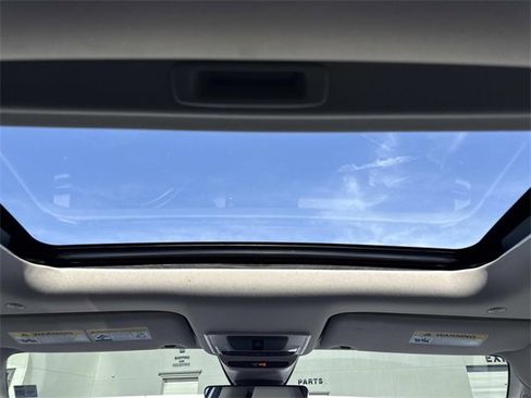 Used 2024 Honda HR-V EX-L image 17