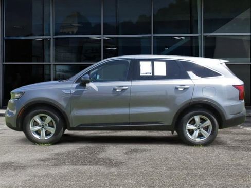 Used 2022 Kia Sorento LX image 6