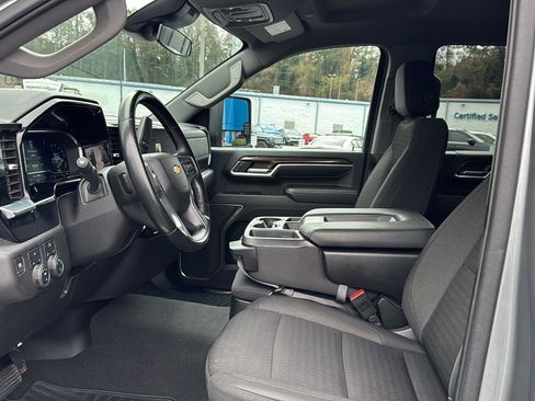 Used 2024 Chevrolet Silverado 2500 LT image 8